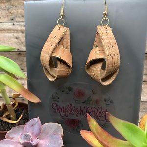 💕✨ Cork & Gold leather knot earrings 😍